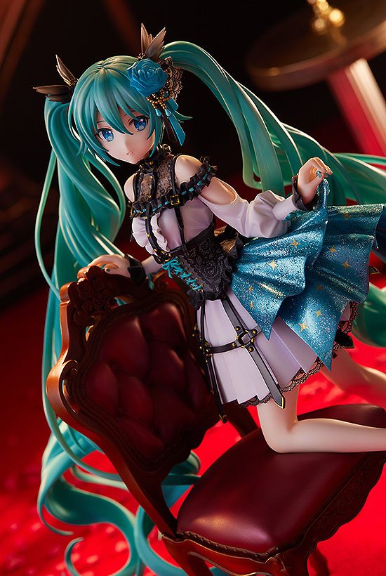 Estatua Hatsune Miku Rose Cage