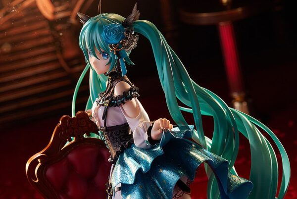 Estatua Hatsune Miku Rose Cage