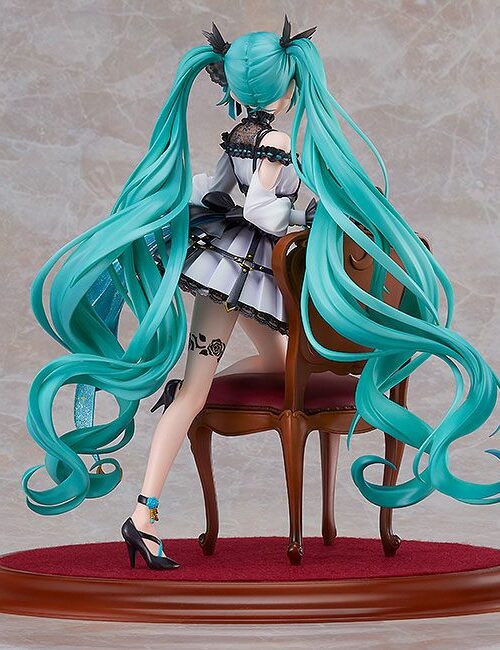 Estatua Hatsune Miku Rose Cage