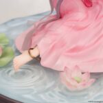 Estatua Lotus Reflection Hanfu Girls