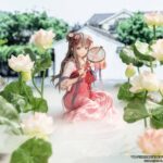 Estatua Lotus Reflection Hanfu Girls