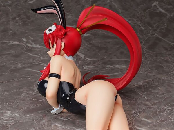 Estatua Yoko Bare Leg Bunny