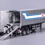 Robot Optimus Prime Flagship Trailer Kit Transformers