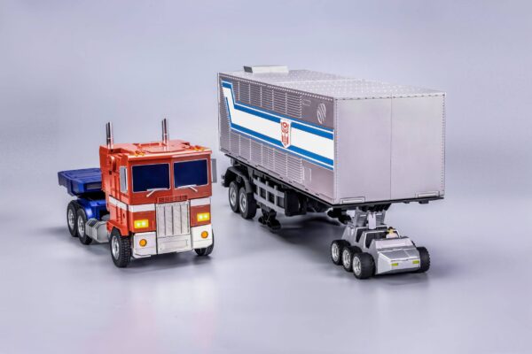 Robot Optimus Prime Flagship Trailer Kit Transformers