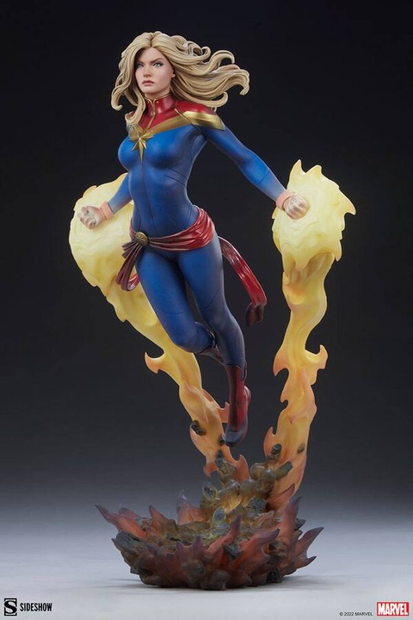 Estatua Premium Format Captain Marvel