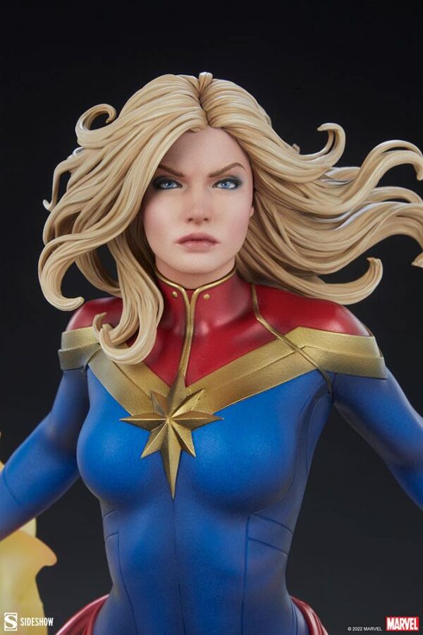 Estatua Premium Format Captain Marvel