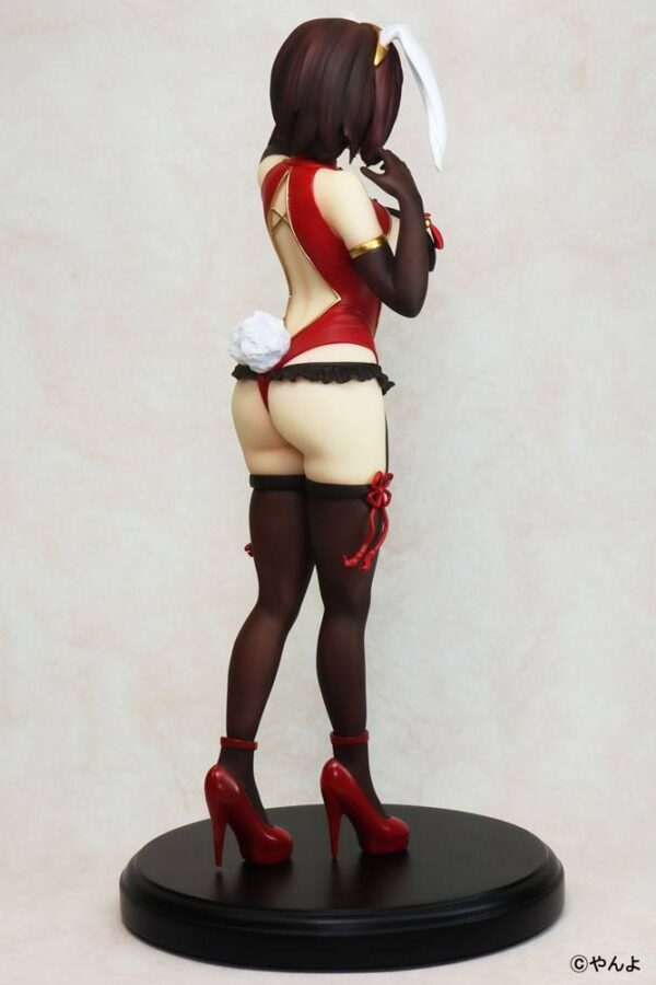 Estatua Yui Red Bunny