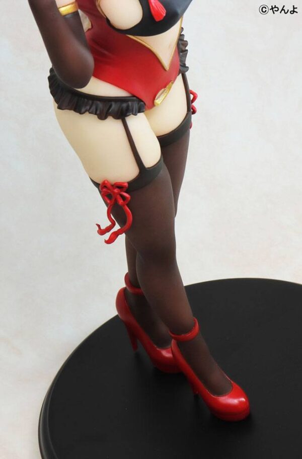 Estatua Yui Red Bunny