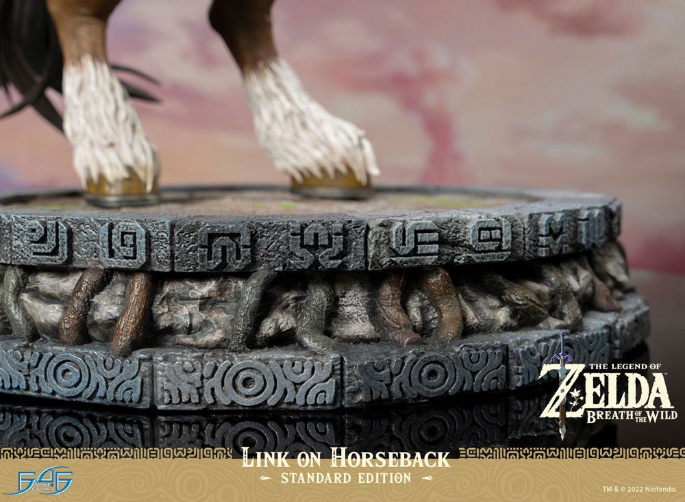 Estatua Link on Horseback 56cm