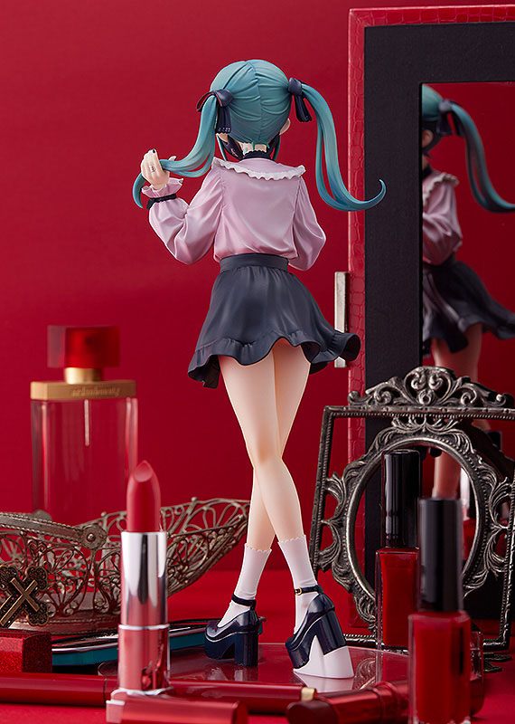 Estatua Hatsune Miku The Vampire