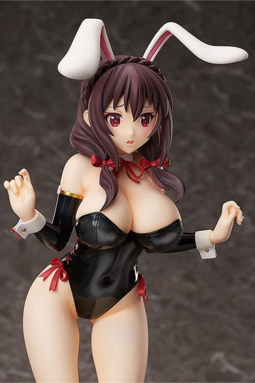 Estatua Yunyun Bare Leg Bunny