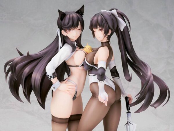 Estatua Atago y Takao Race Queen