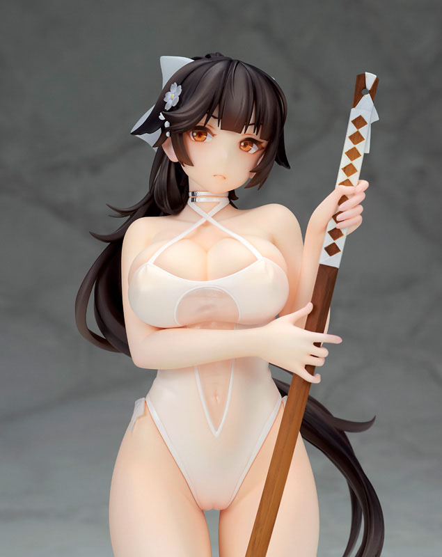 Estatua Azur Lane Takao at the Beach