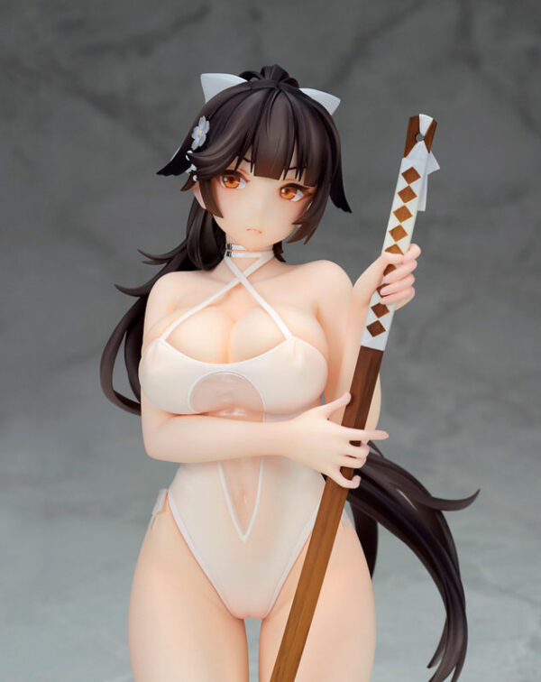 Estatua Azur Lane Takao at the Beach