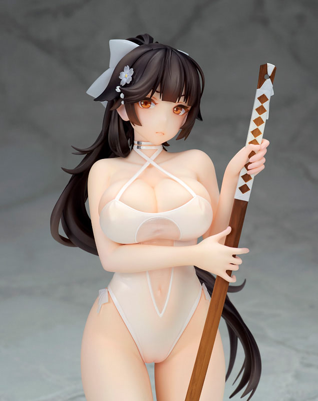 Estatua Azur Lane Takao at the Beach