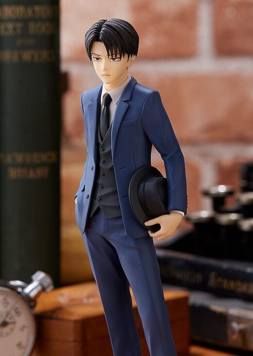 Estatua Attack on Titan Levi Ackerman Suit