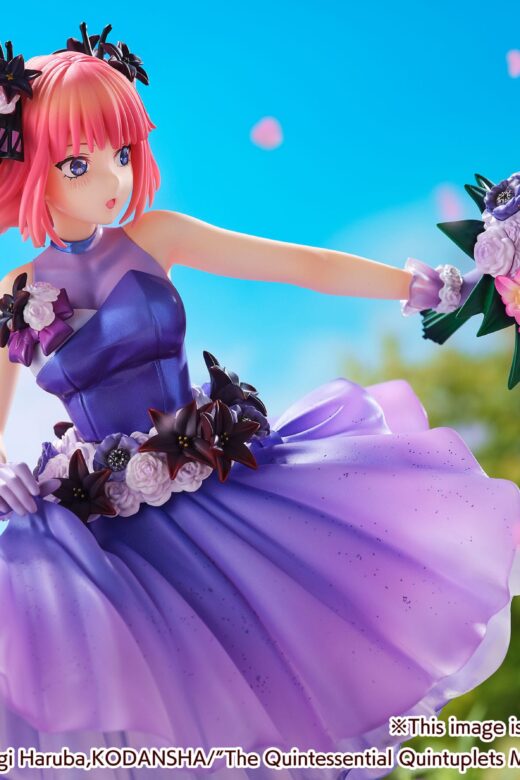 Estatua Nino Nakano Floral Dress Version