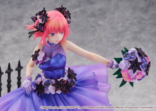 Estatua Nino Nakano Floral Dress Version