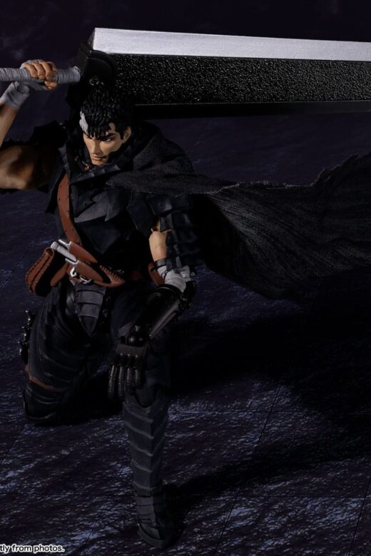 Figura SH Figuarts Guts Berserker Armor