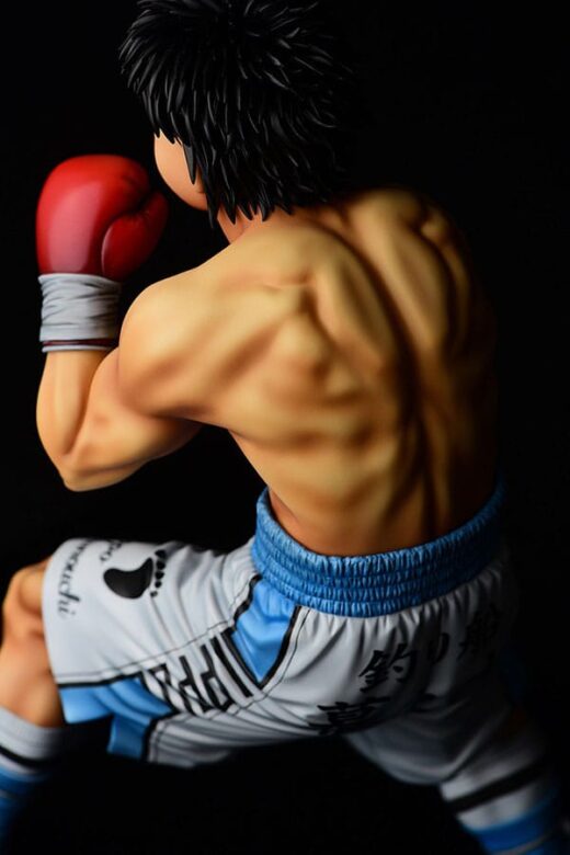 Estatua Ippo Makunouchi fighting pose