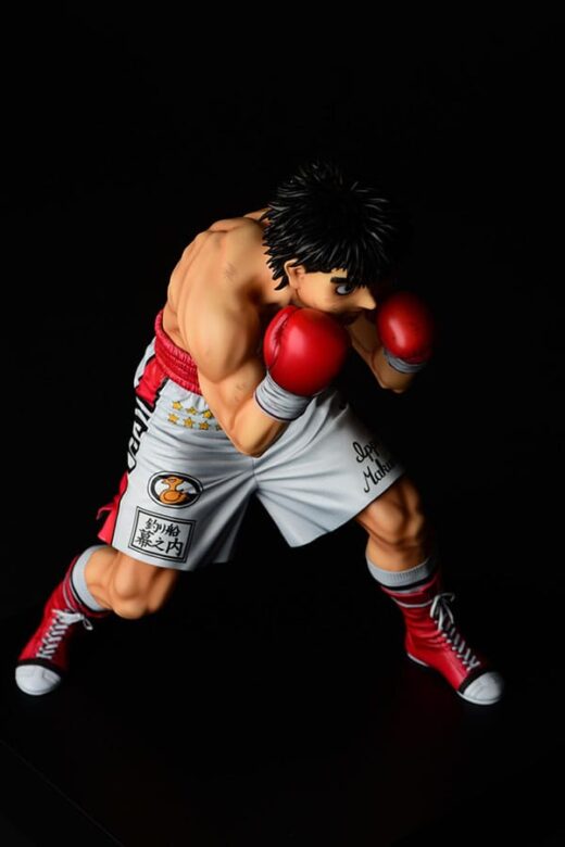 Estatua Ippo Makunouchi fighting pose damage