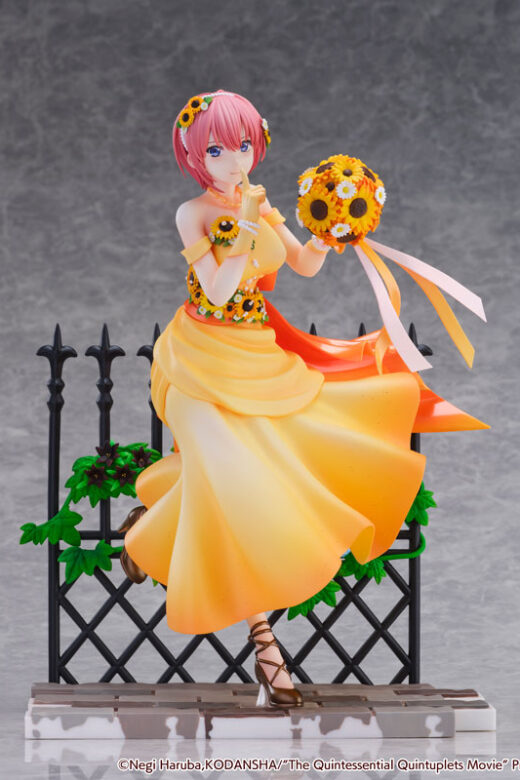 Estatua SHIBUYA SCRAMBLE Ichika Floral Dress