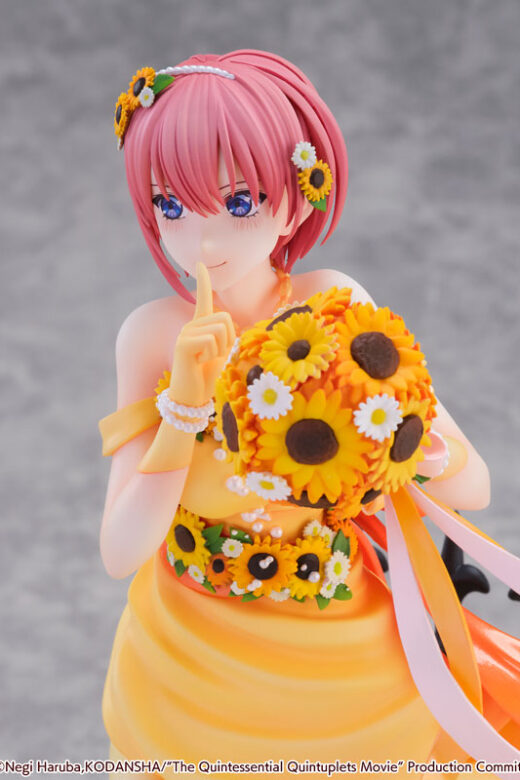 Estatua SHIBUYA SCRAMBLE Ichika Floral Dress