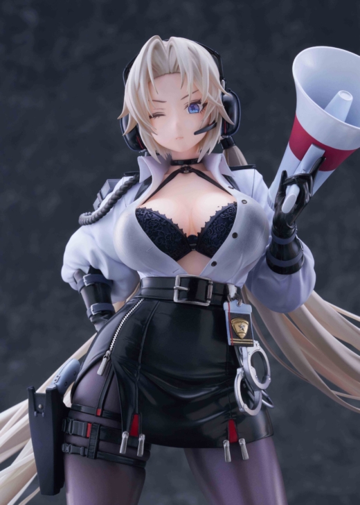 Estatua Kronshtadt Azur Lane