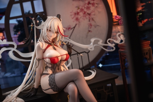 Estatua Ägir Golden Dragon Among Auspicious Clouds Azur Lane