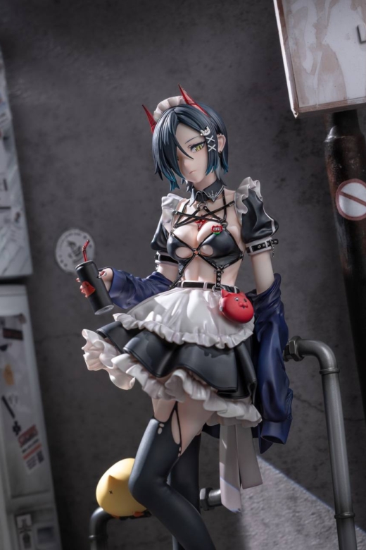 Estatua Ulrich von Hutten Madchen Trummer videojuego Azur Lane AniGame 11