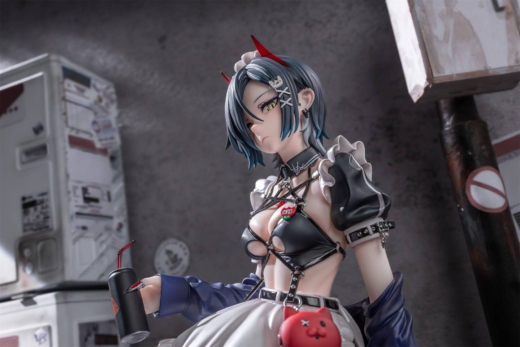 Estatua Ulrich von Hutten Madchen Trummer videojuego Azur Lane AniGame 12